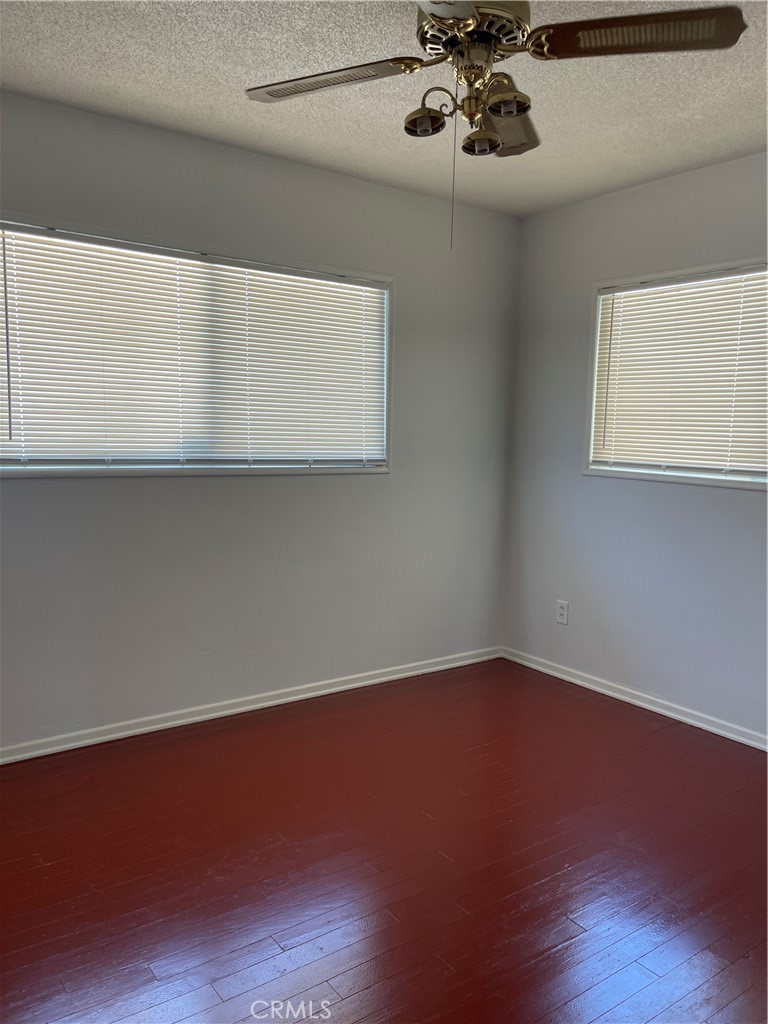 25437 Edgemont Property Photo 4