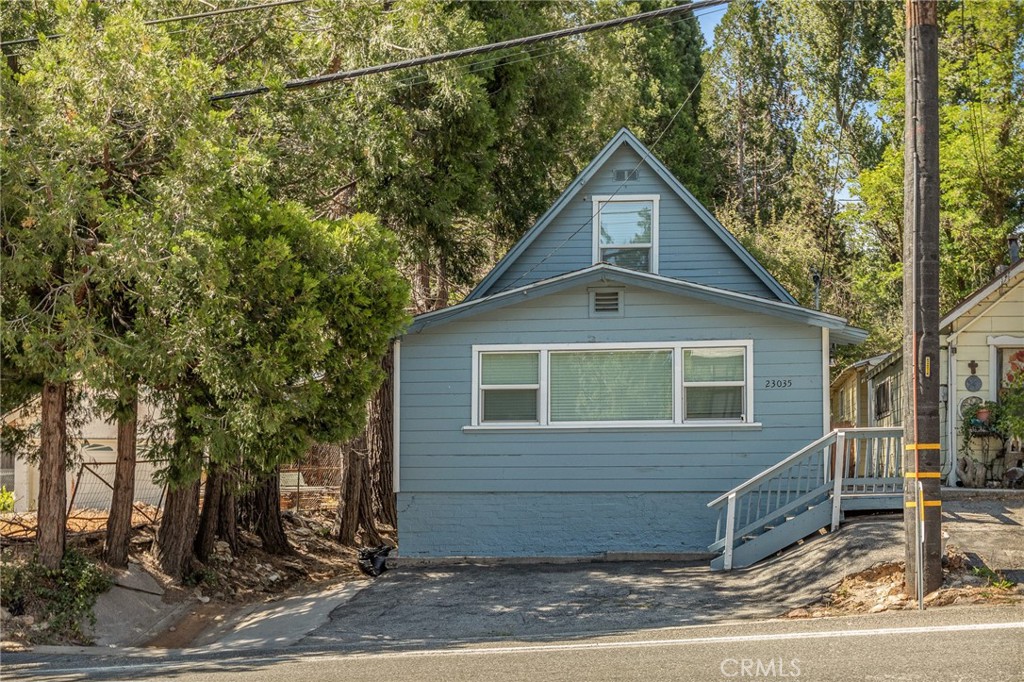 23035 Waters Property Photo 1