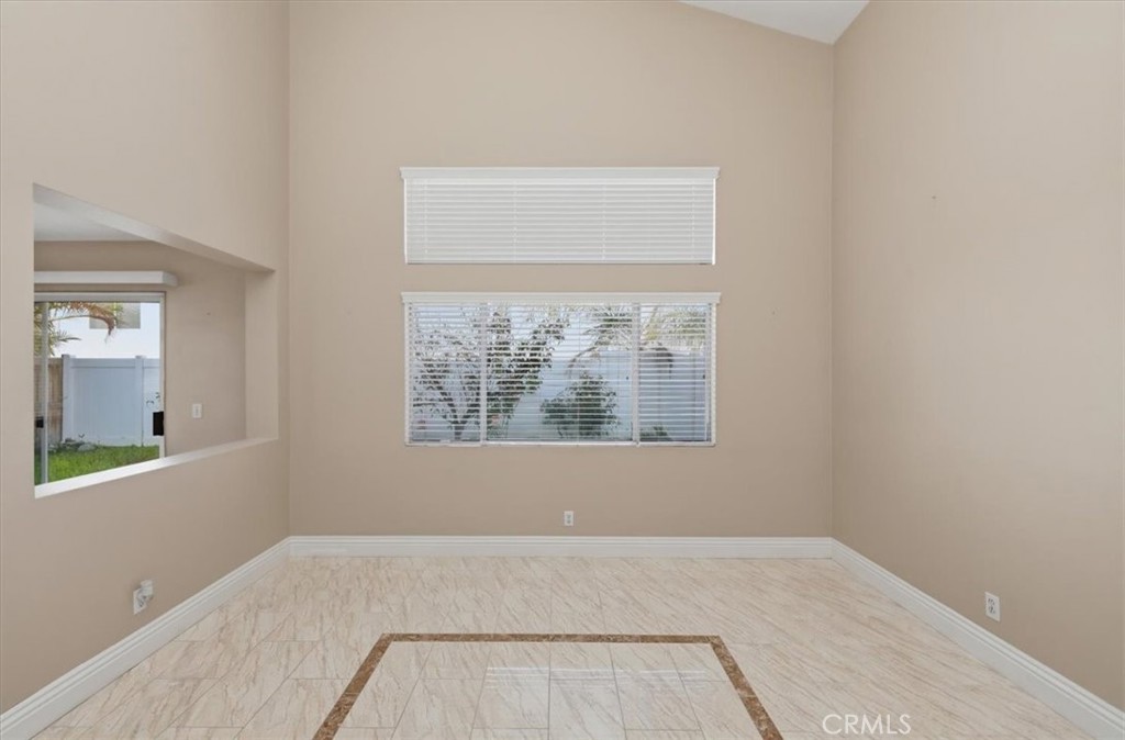 930 Primrose Property Photo 6