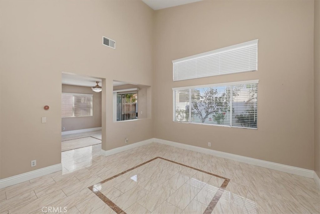 930 Primrose Property Photo 7