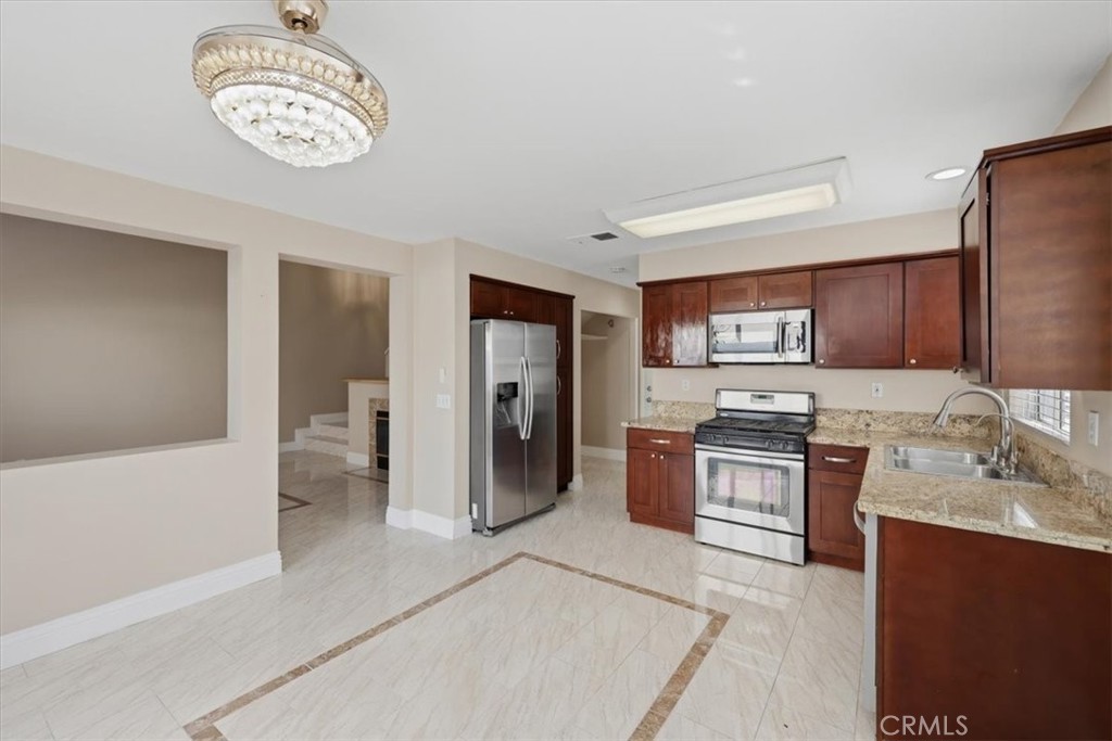 930 Primrose Property Photo 10