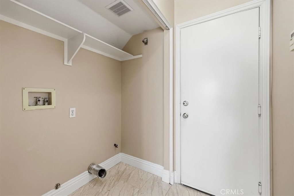 930 Primrose Property Photo 14