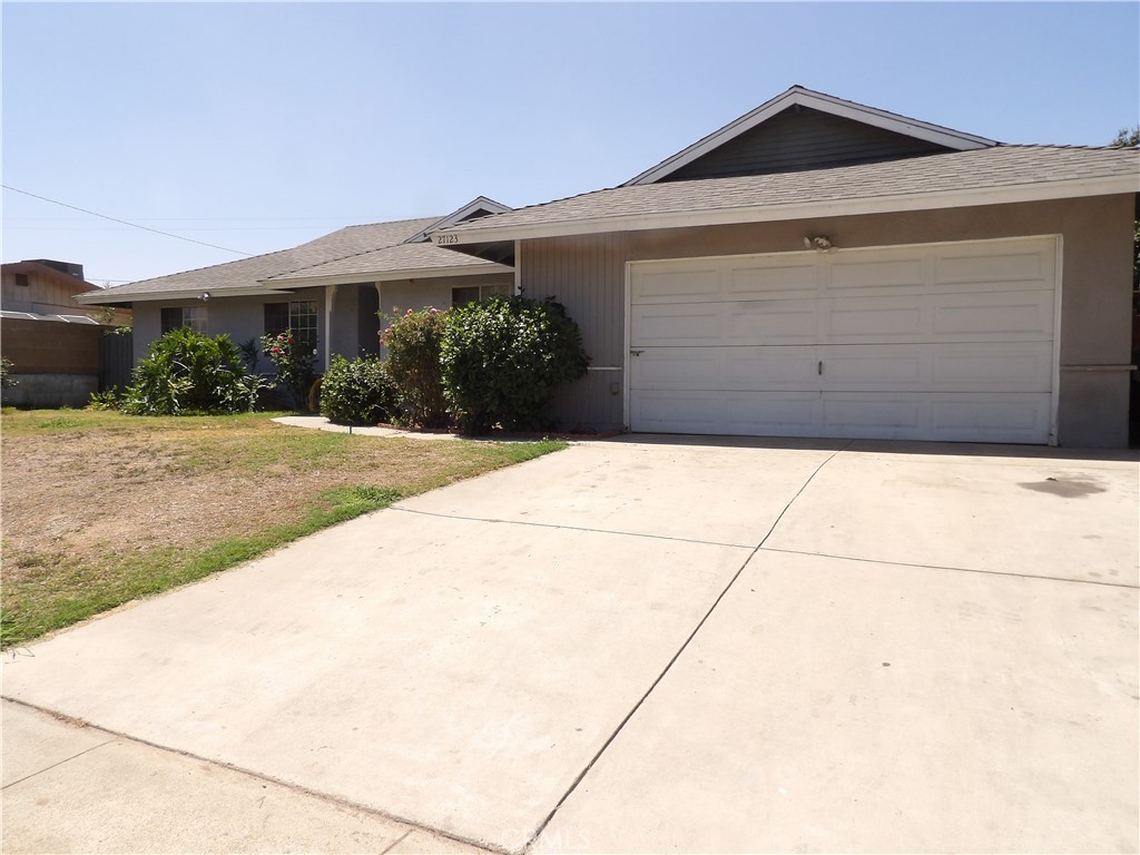 27123 Stratford Street Property Photo 2