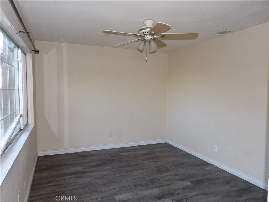 27123 Stratford Street Property Photo 6
