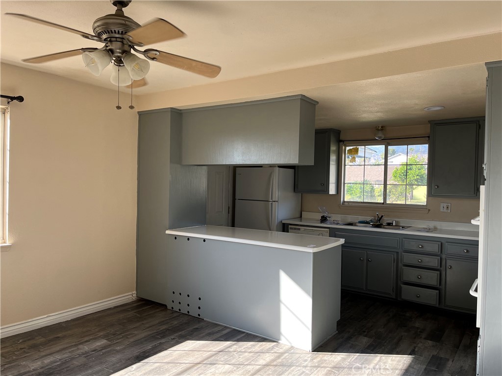 27123 Stratford Street Property Photo 9