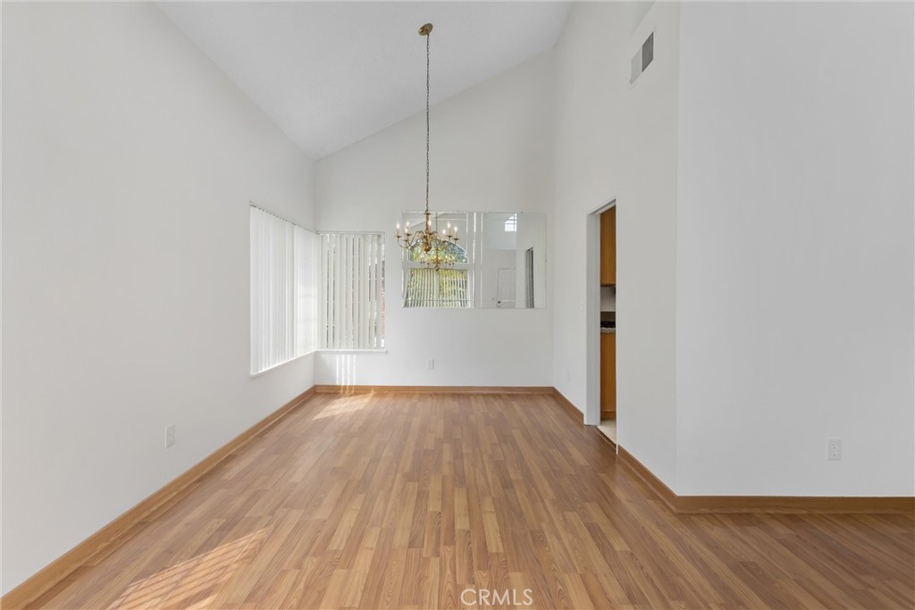12823 Daisy Court Property Photo 8