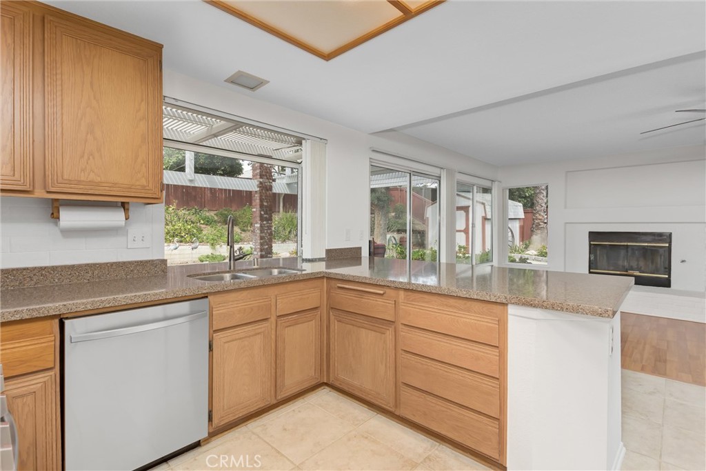 12823 Daisy Court Property Photo 11