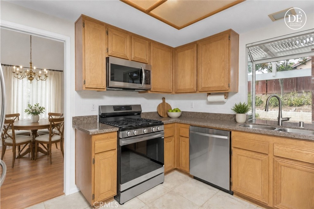 12823 Daisy Court Property Photo 12