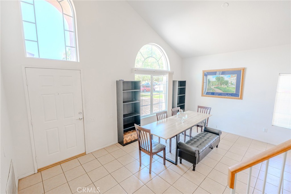 1060 Pertano Property Photo 9