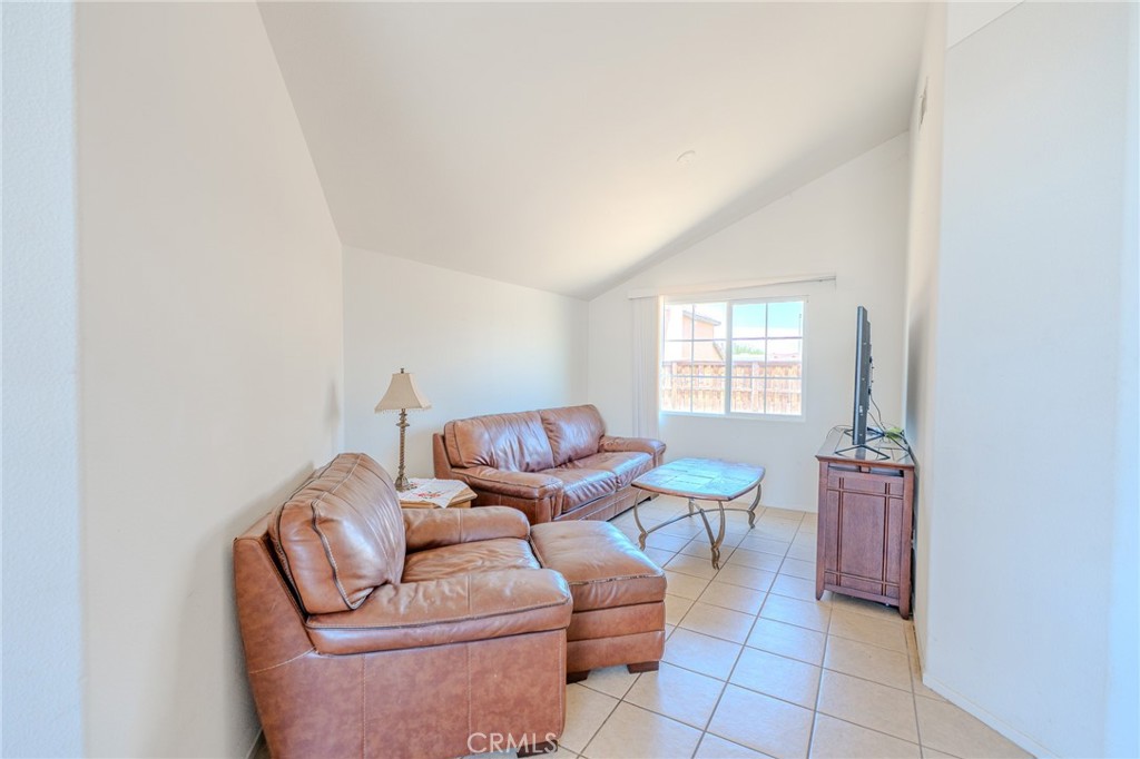 1060 Pertano Property Photo 15