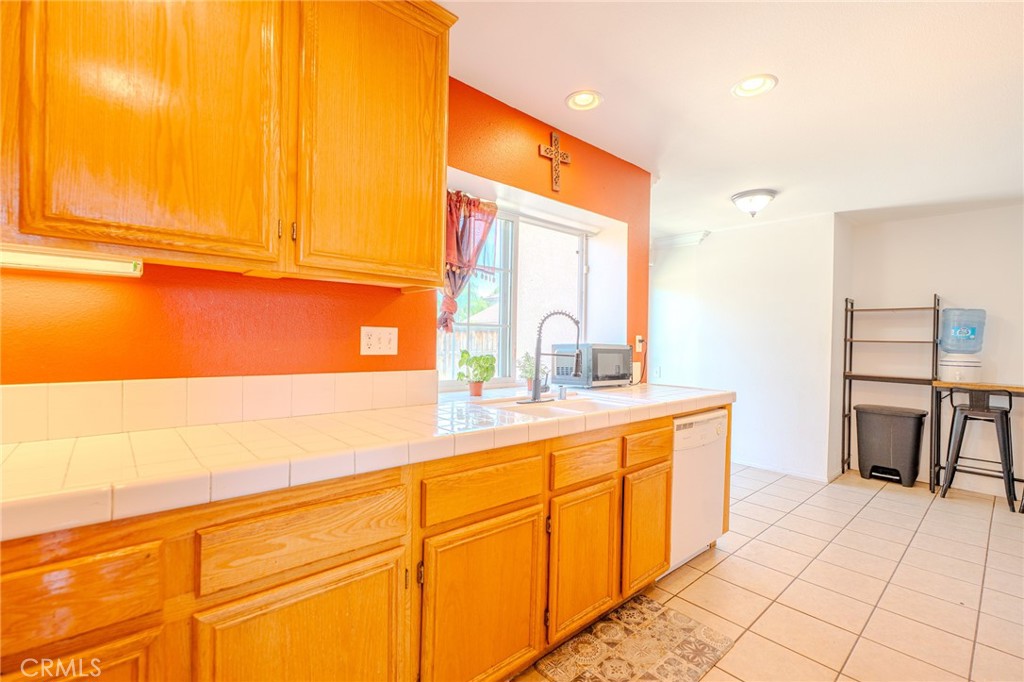 1060 Pertano Property Photo 21