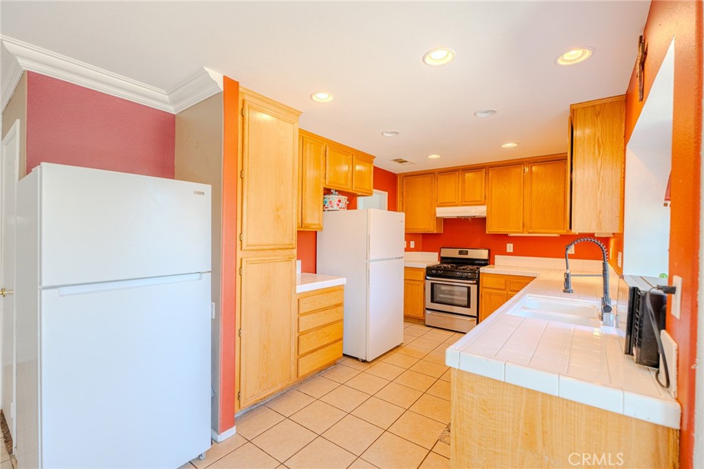 1060 Pertano Property Photo 27