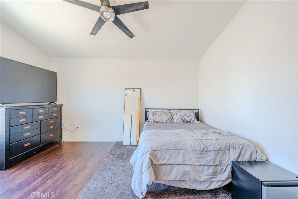 1060 Pertano Property Photo 36