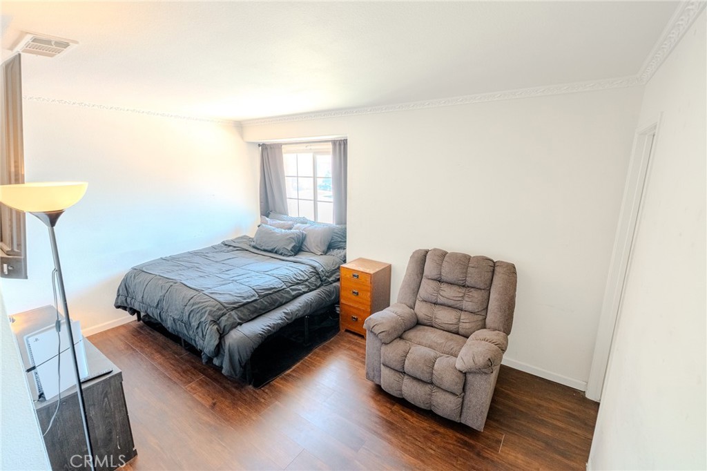 1060 Pertano Property Photo 37