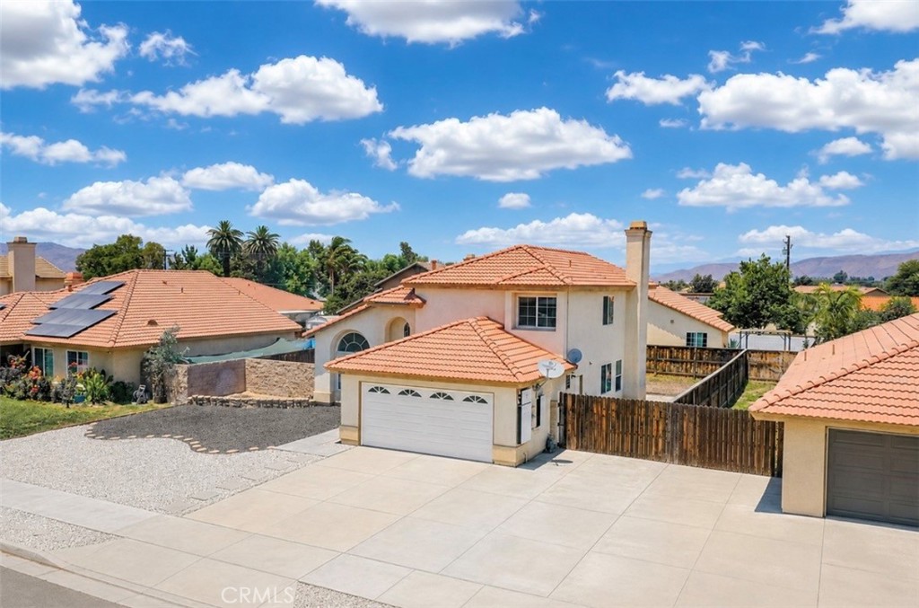 1060 Pertano Property Photo 51