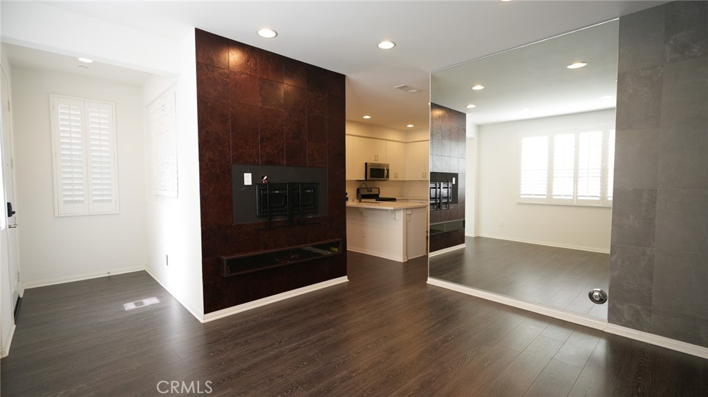 181 E Commercial Property Photo 4