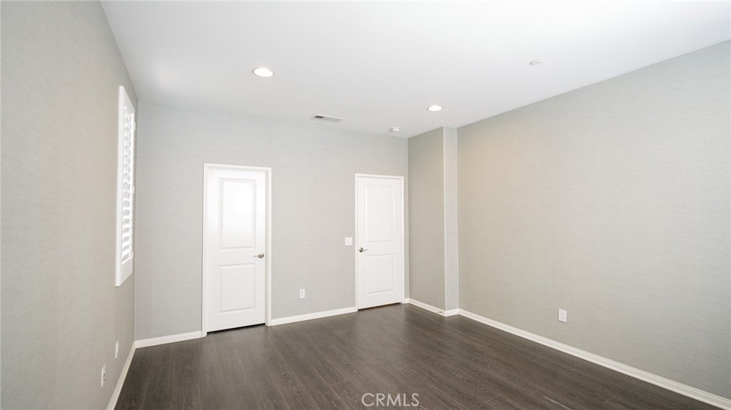 181 E Commercial Property Photo 10