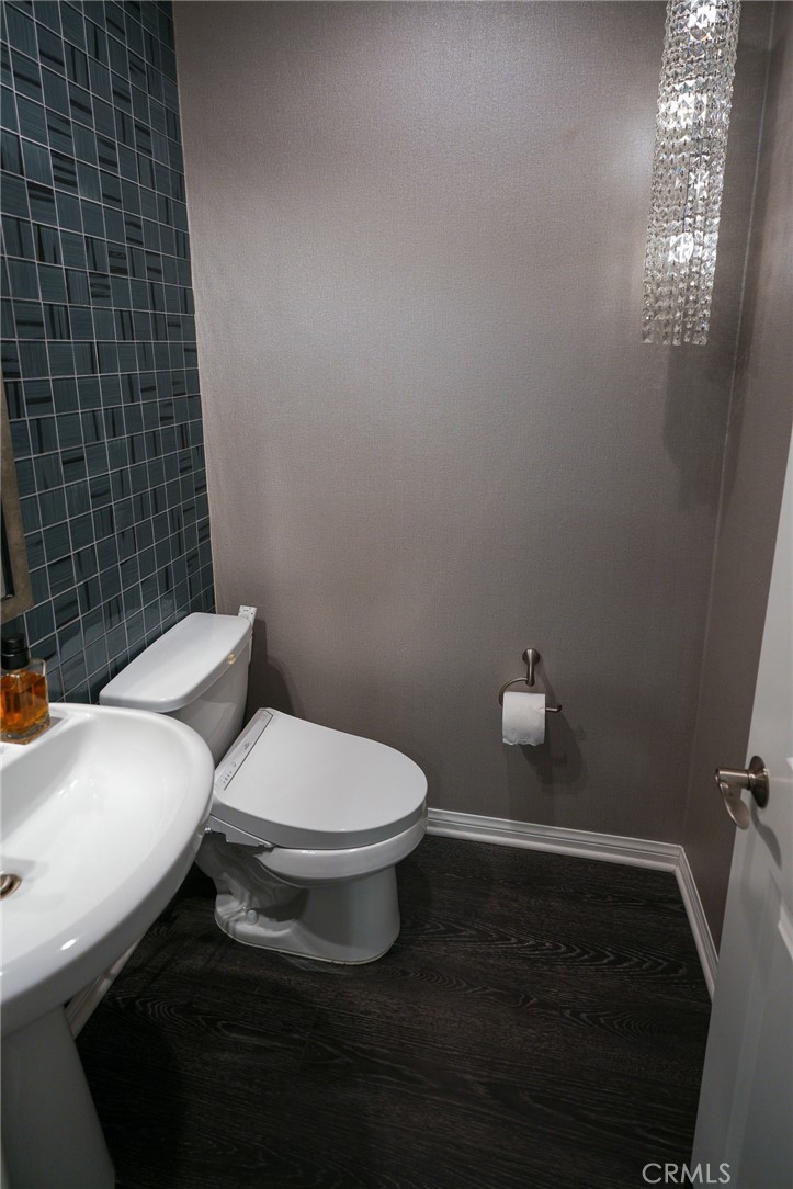 181 E Commercial Property Photo 11
