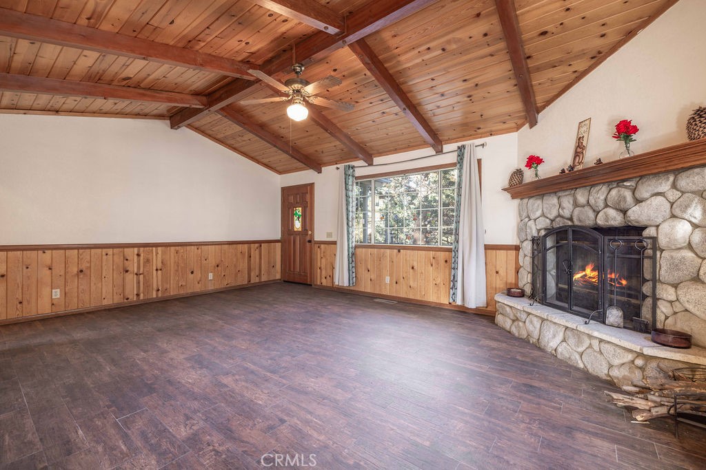 252 Riverside Property Photo 5