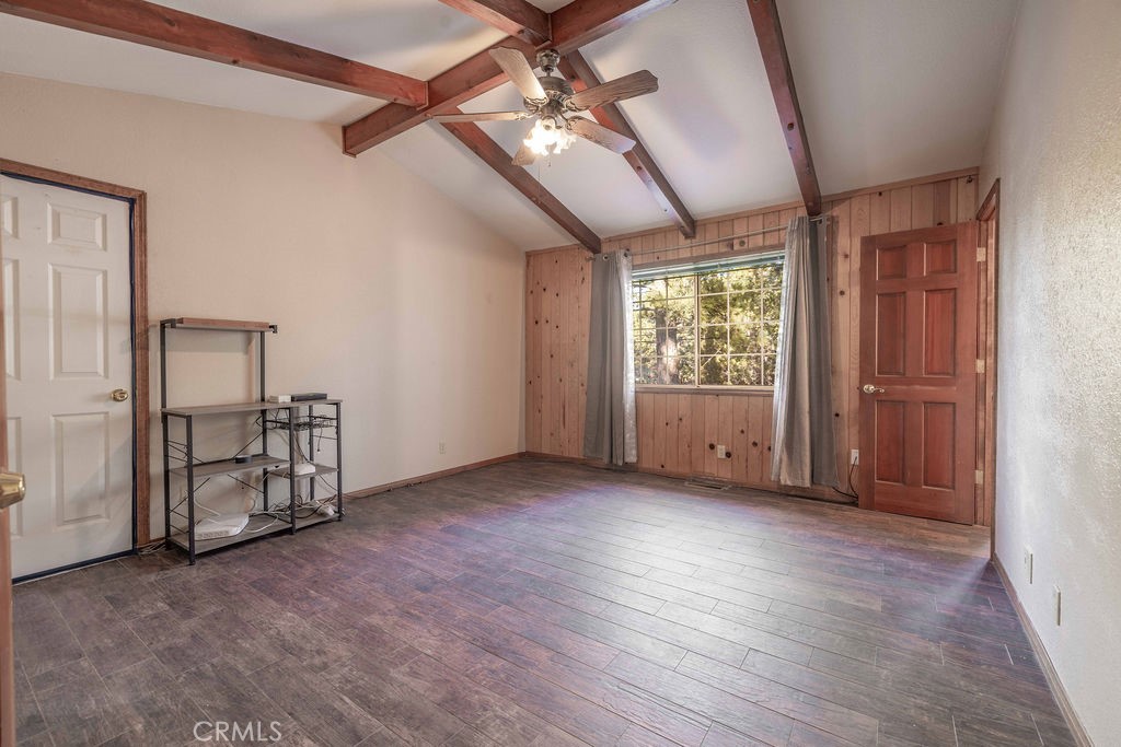 252 Riverside Property Photo 12