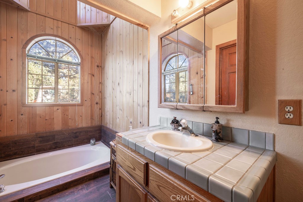252 Riverside Property Photo 13