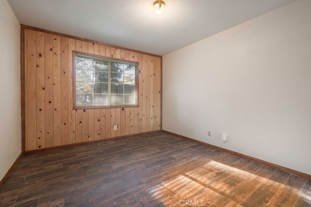 252 Riverside Property Photo 17
