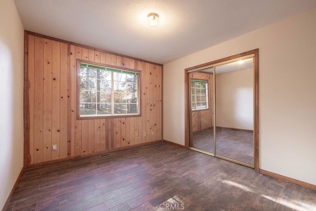 252 Riverside Property Photo 19