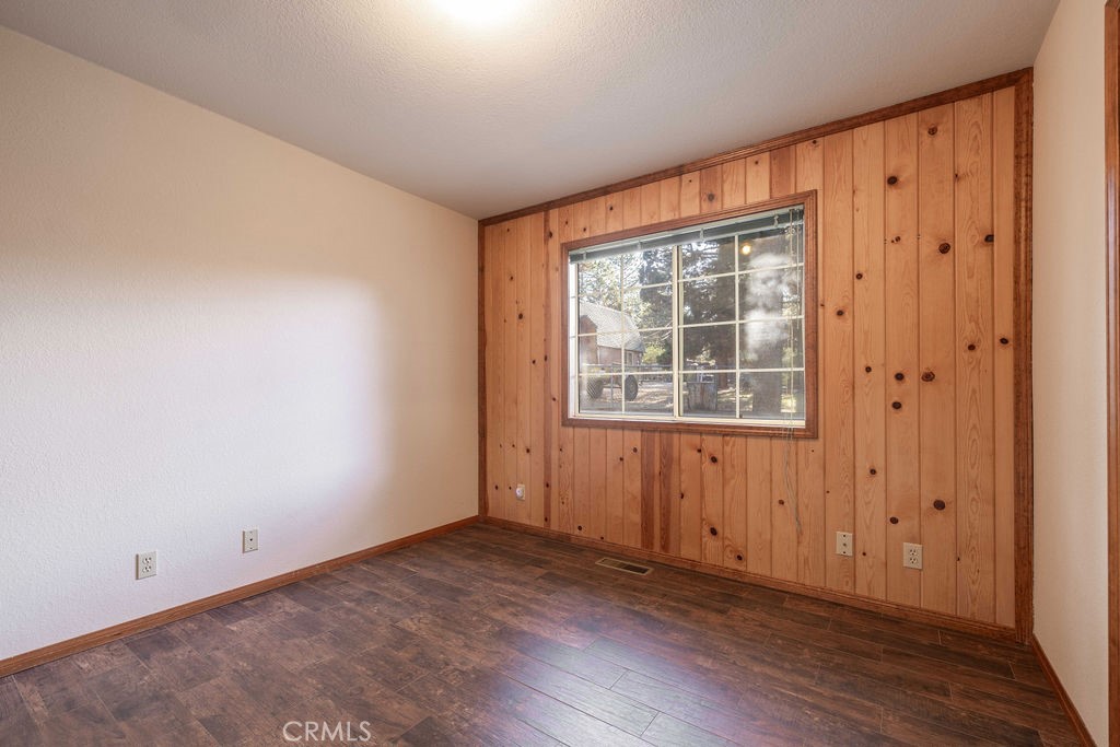 252 Riverside Property Photo 21
