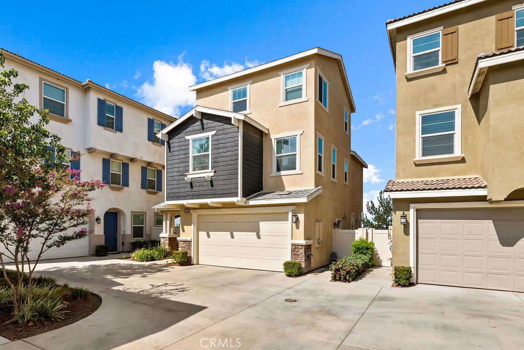3933 Iron Mountain Property Photo