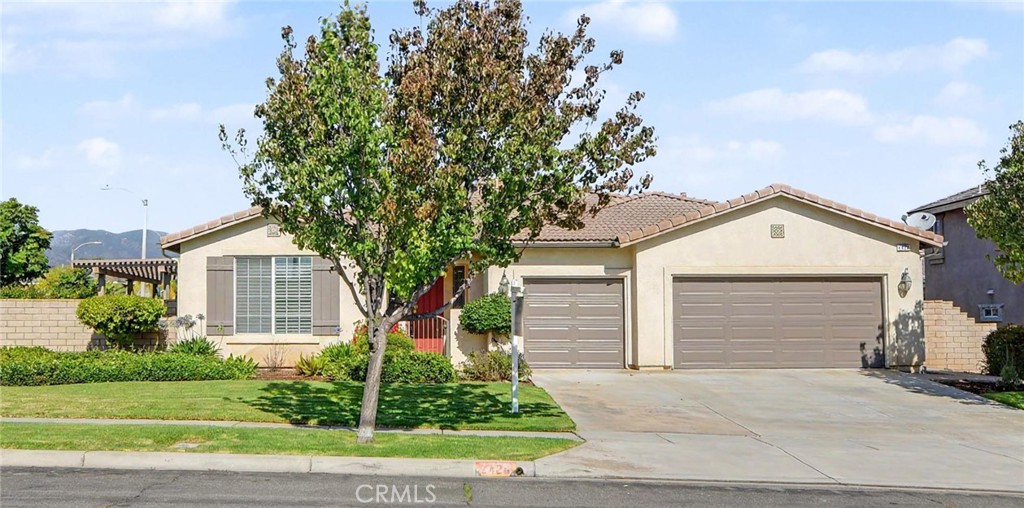 2426 Mary Clare Property Photo 1