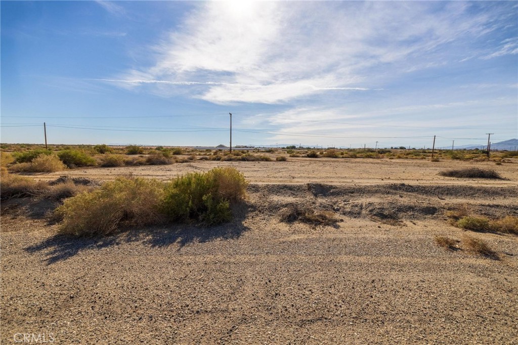 2537 Aberdeen Drive Property Photo 2