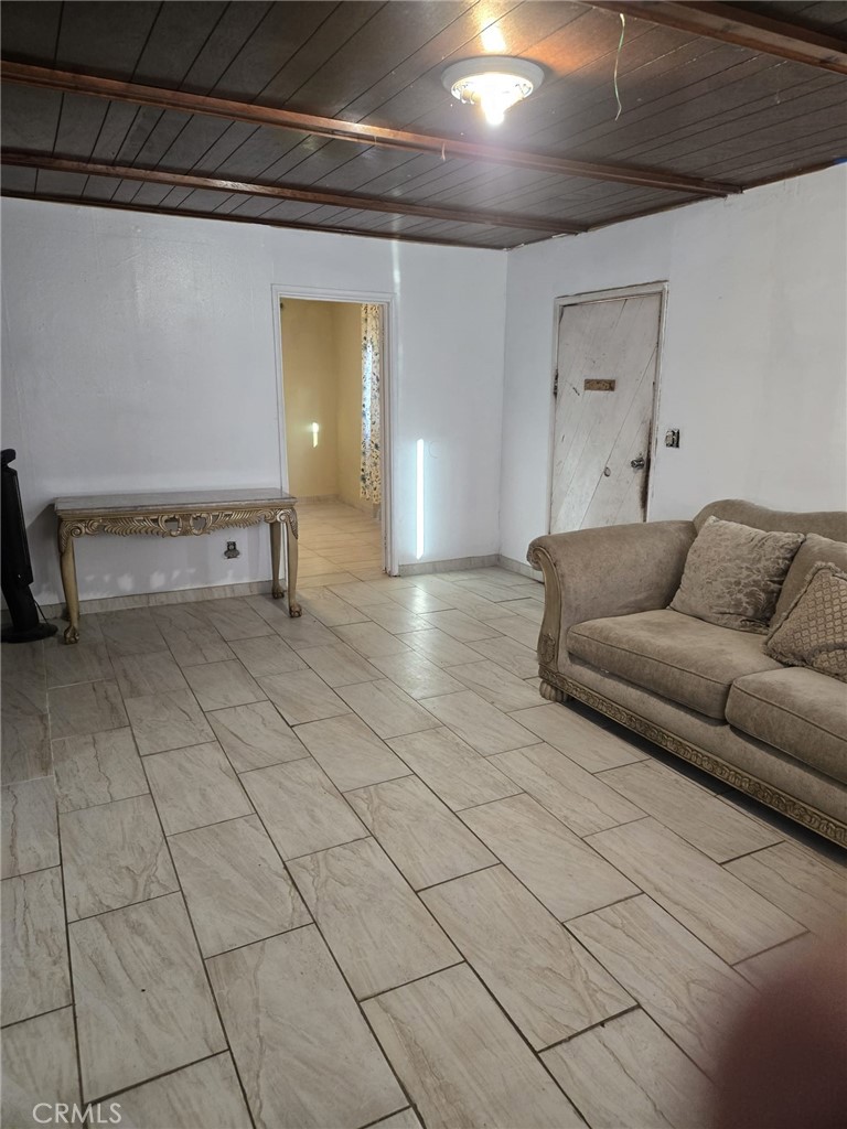 515 Crawford Street Property Photo 5