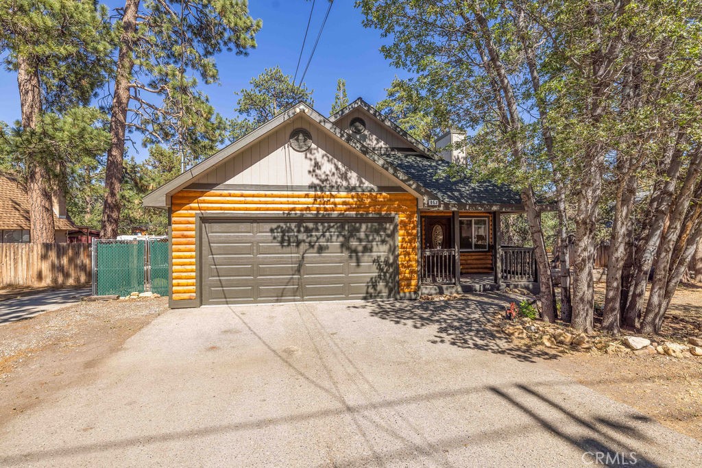 451 Maple Property Photo 1