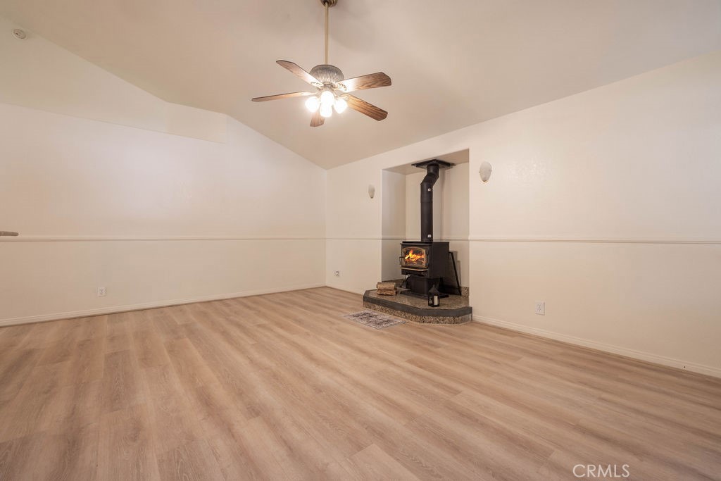 451 Maple Property Photo 4