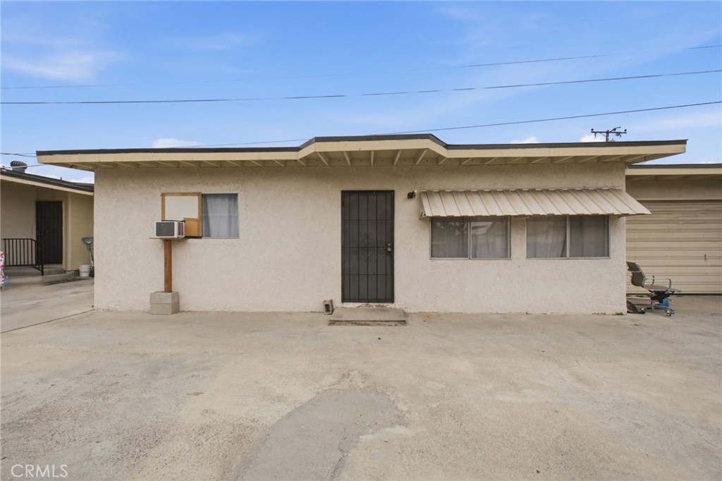 538 S Fetterly Avenue Property Photo 7