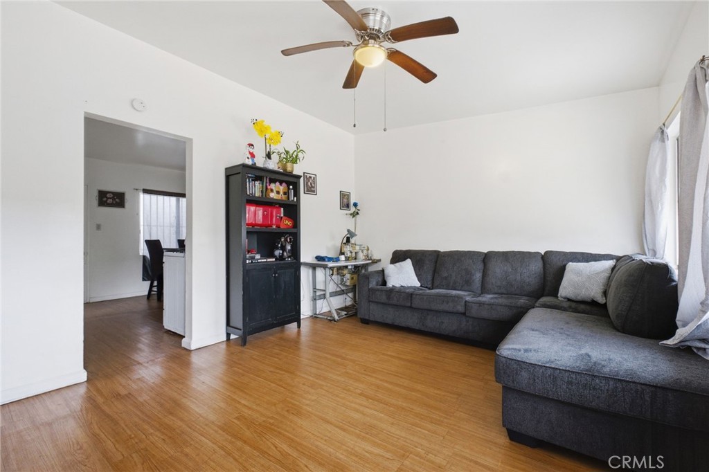 538 S Fetterly Avenue Property Photo 14