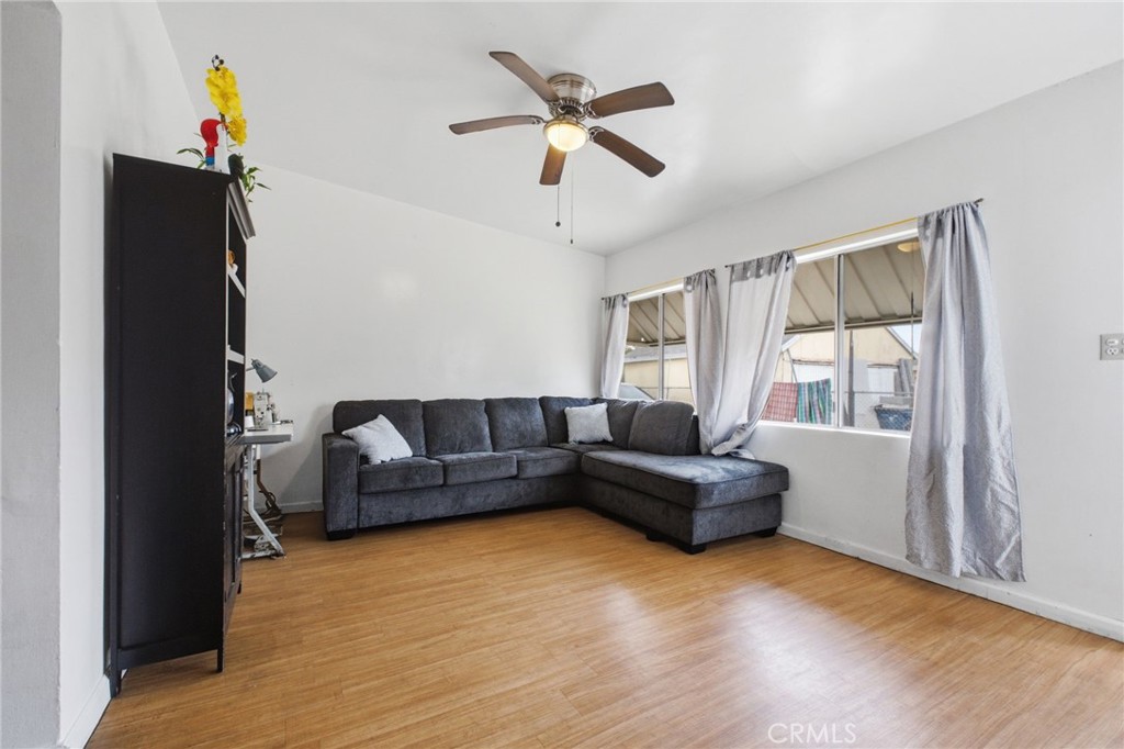 538 S Fetterly Avenue Property Photo 15