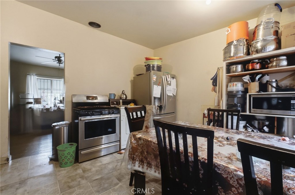 538 S Fetterly Avenue Property Photo 19