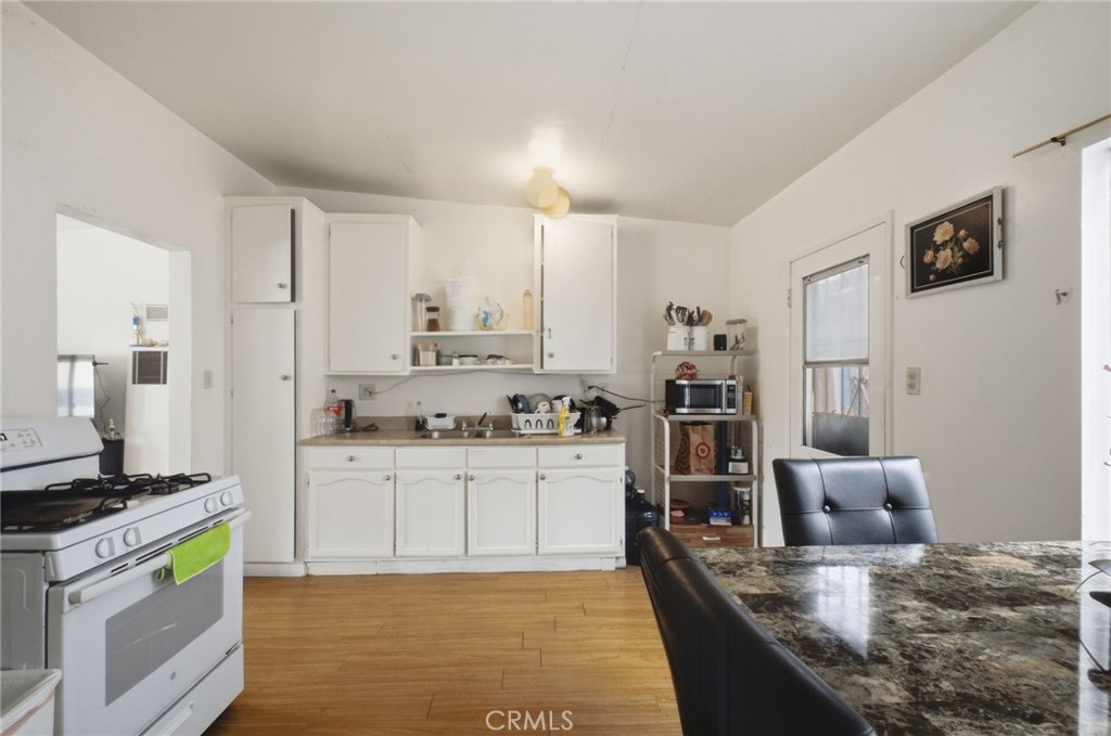 538 S Fetterly Avenue Property Photo 26