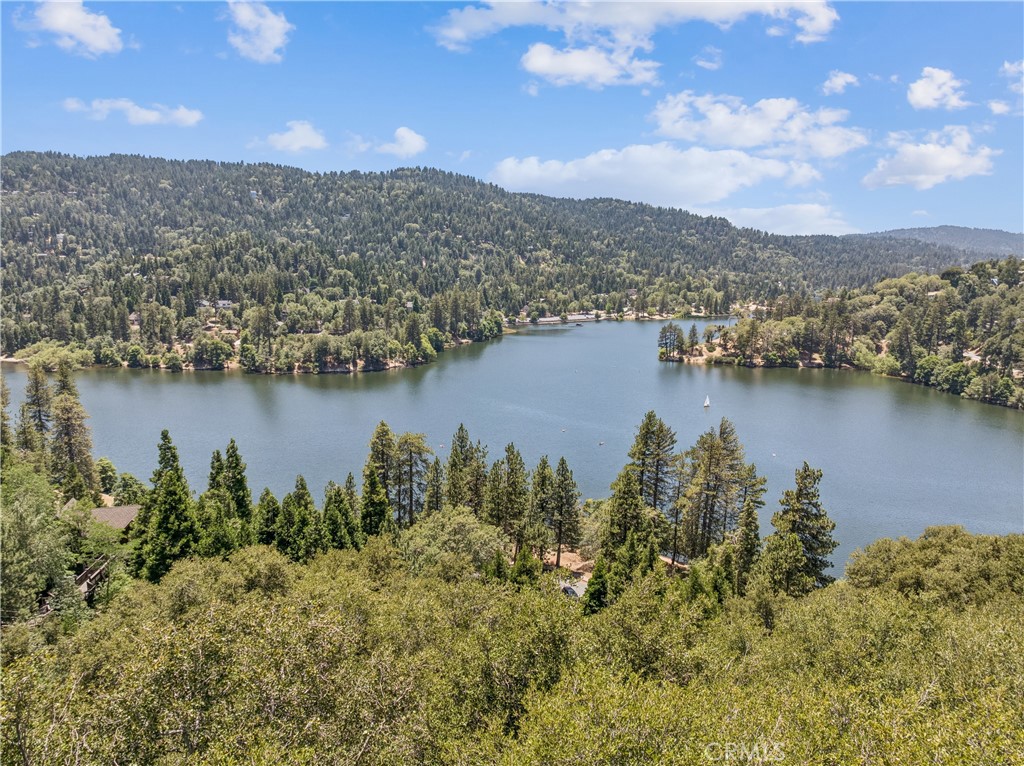 2727 Delle Property Photo 9