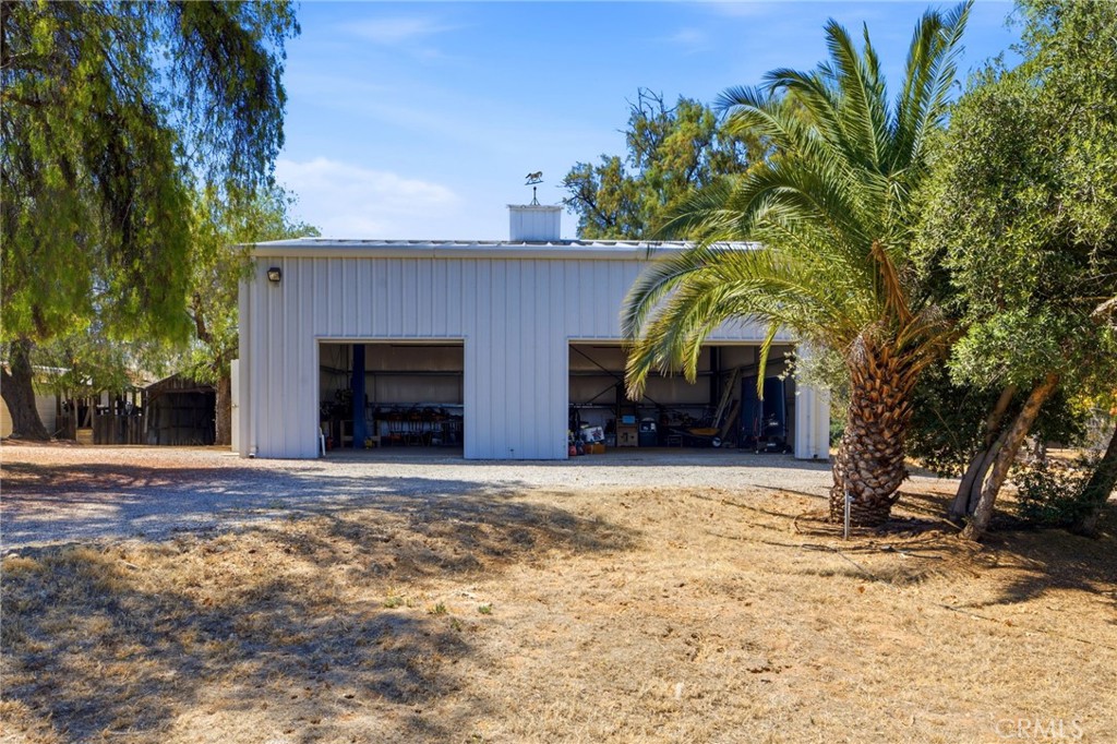 1464 Pacific Street Property Photo 5