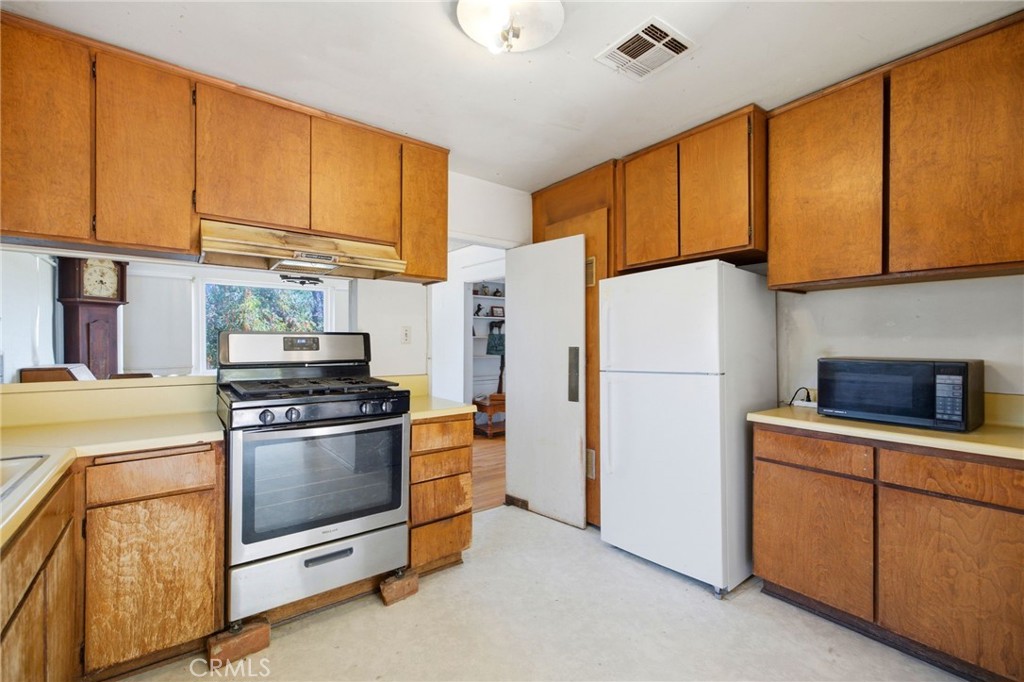 1464 Pacific Street Property Photo 12