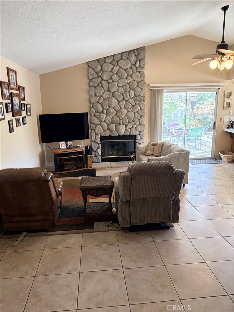 15025 Amorose Property Photo 5