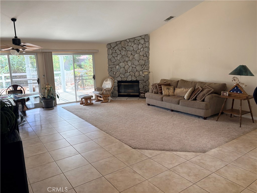 15025 Amorose Property Photo 6