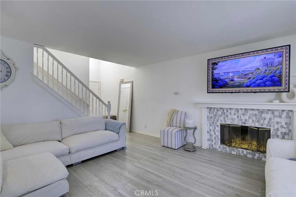 17572 Van Buren Property Photo 10