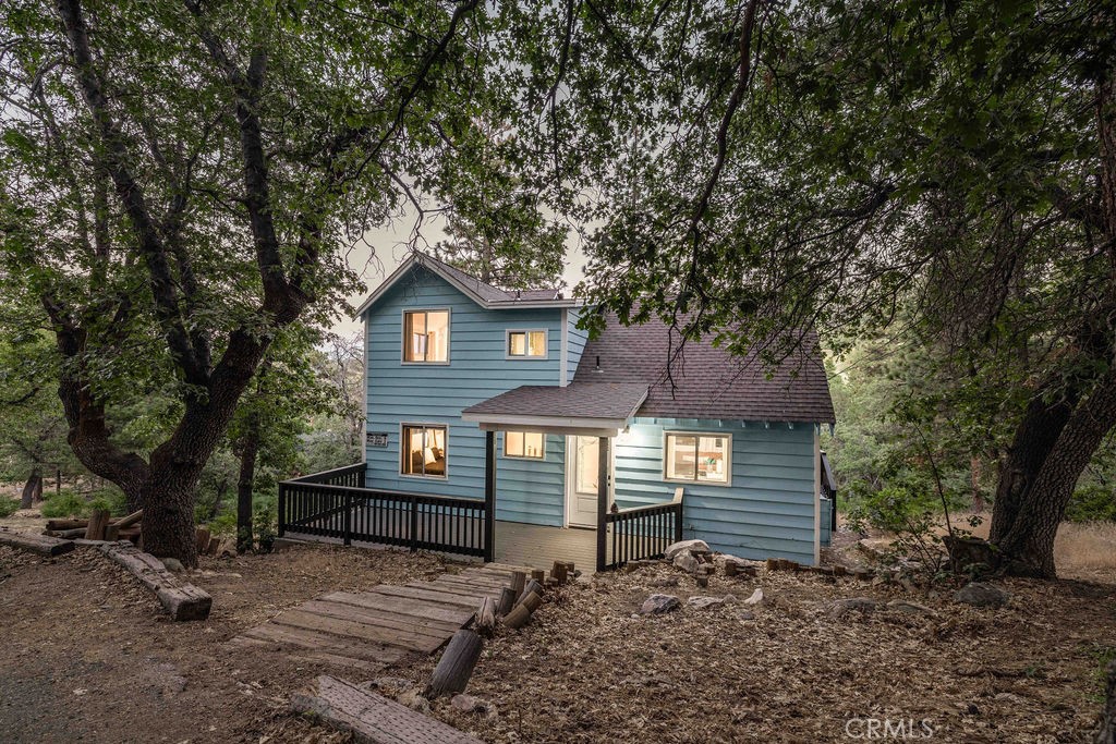 1289 Balsam Property Photo 5