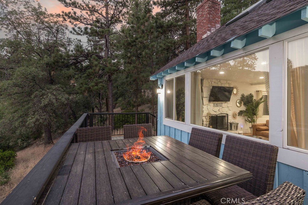 1289 Balsam Property Photo 7