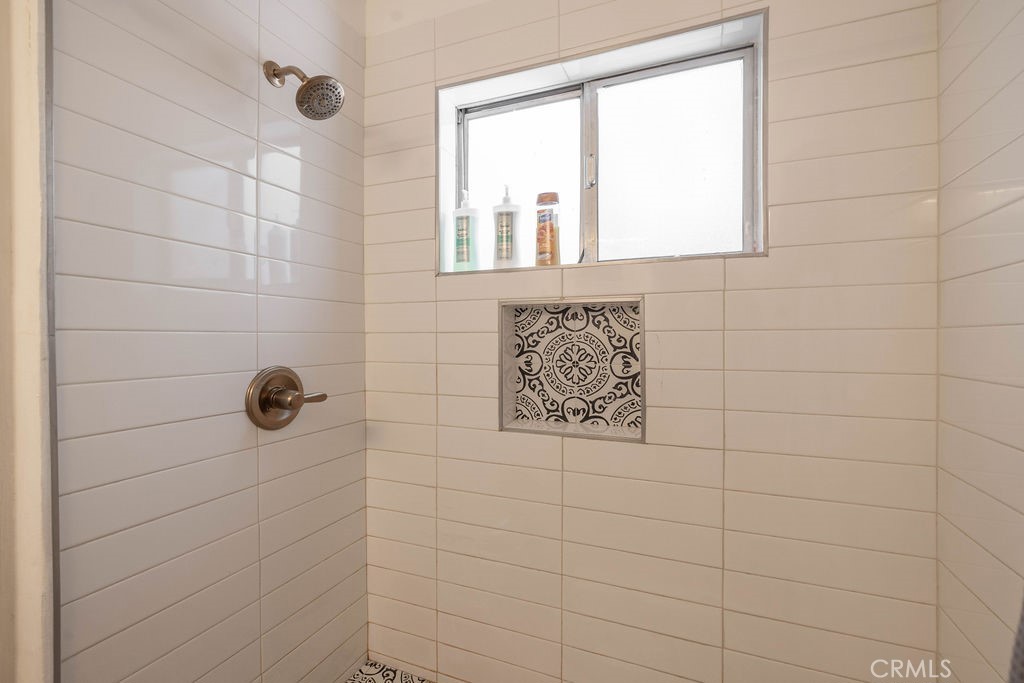 1289 Balsam Property Photo 23