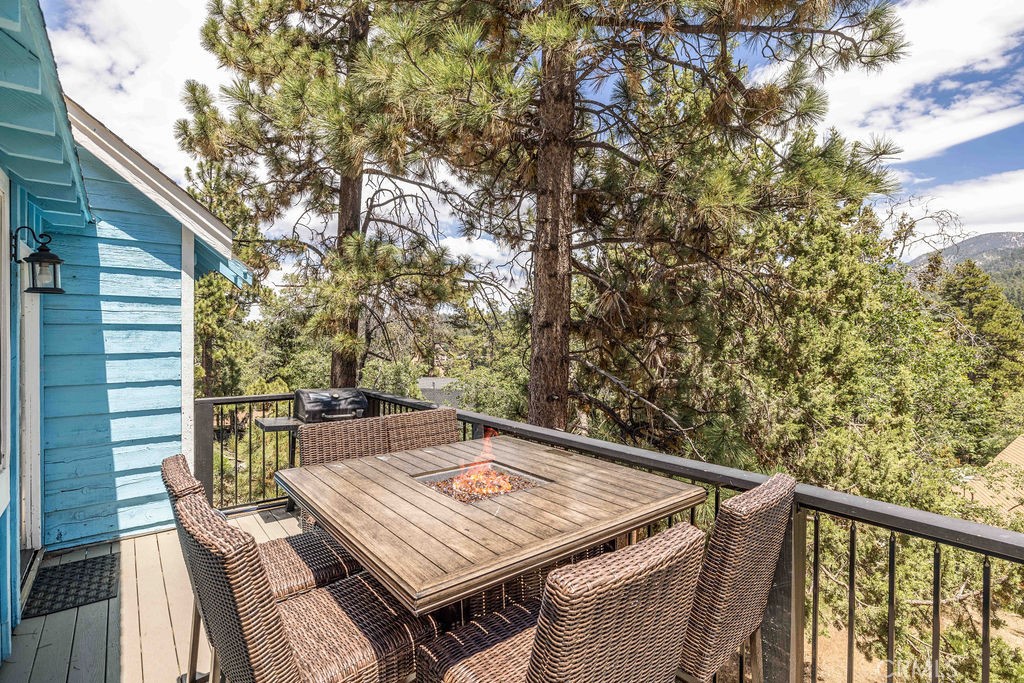 1289 Balsam Property Photo 32