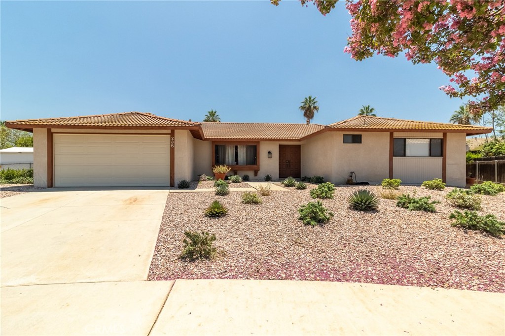 235 Pinewood Court Property Photo 1